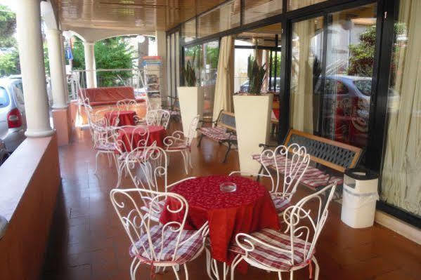 Hotel Britannia Rimini Marina Centro Екстер'єр фото